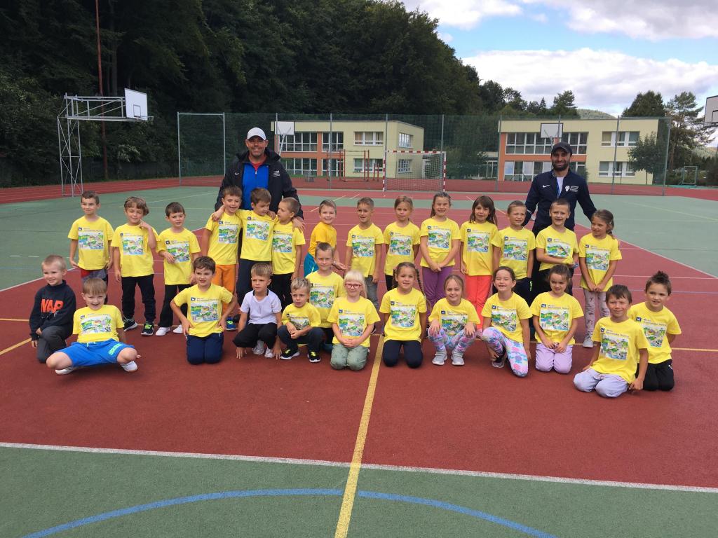 ŠPORTOVÁ PRÍPRAVA v tenise pre prváčikov na ZŠ A. Bagara začala